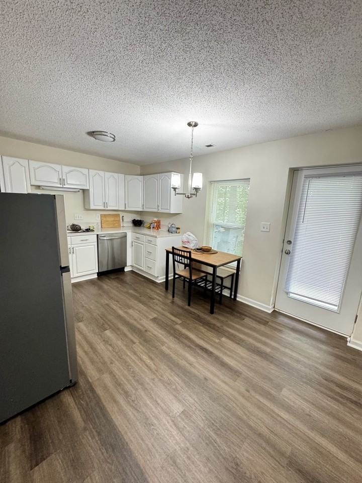 1210 Ridgewood Dr #NA - Photo 4 of 14