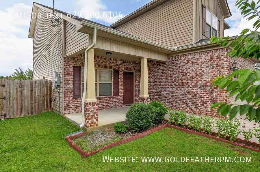 1333 Bombadil Ln - Photo 5 of 38