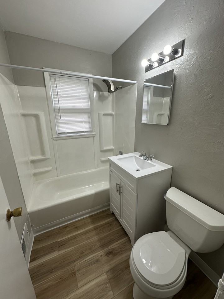 4006 8th St - Photo 6 of 8