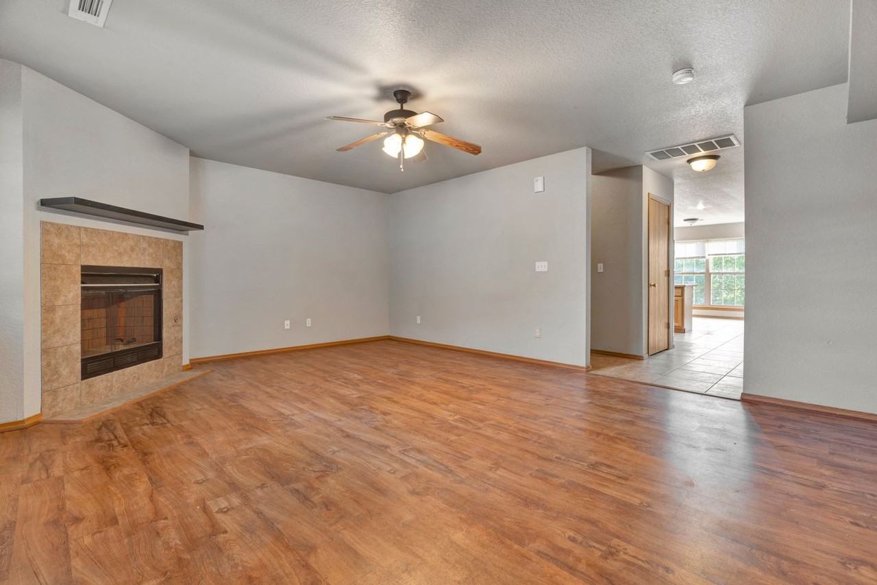 2939 W Scottswood Pl - Photo 5 of 22