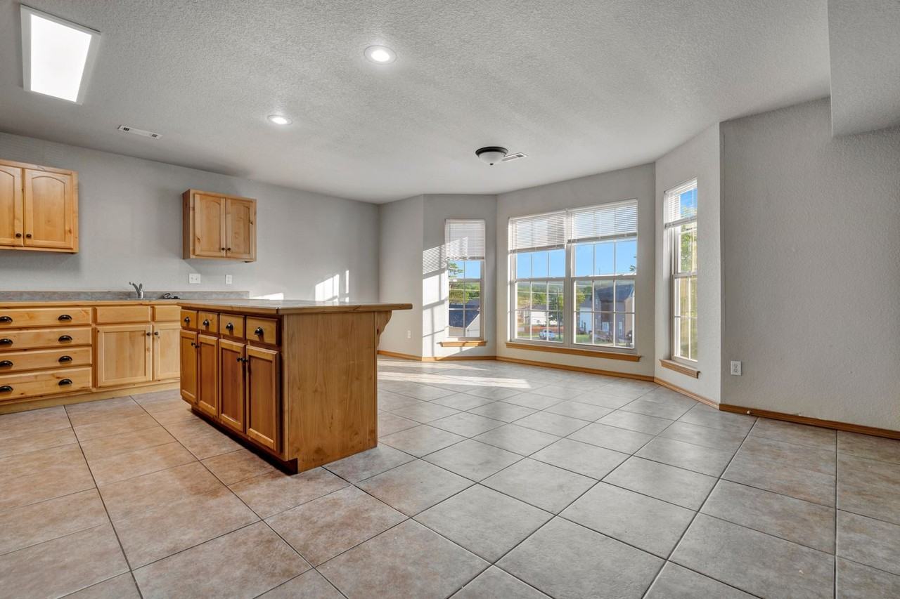 2939 W Scottswood Pl - Photo 6 of 22