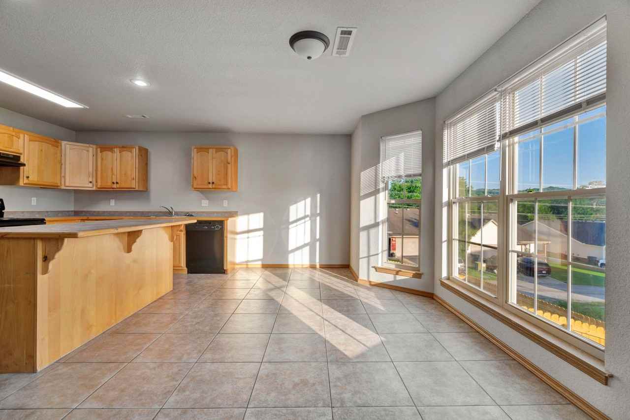 2939 W Scottswood Pl - Photo 7 of 22