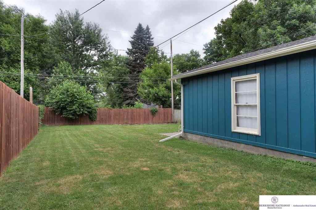 1829 N 49th St #NA - Photo 4 of 23
