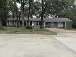 featured image of 210 Fairway Dr #NA