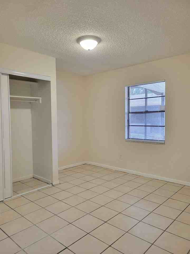 2117 Avenue G Nw - Photo 5 of 9
