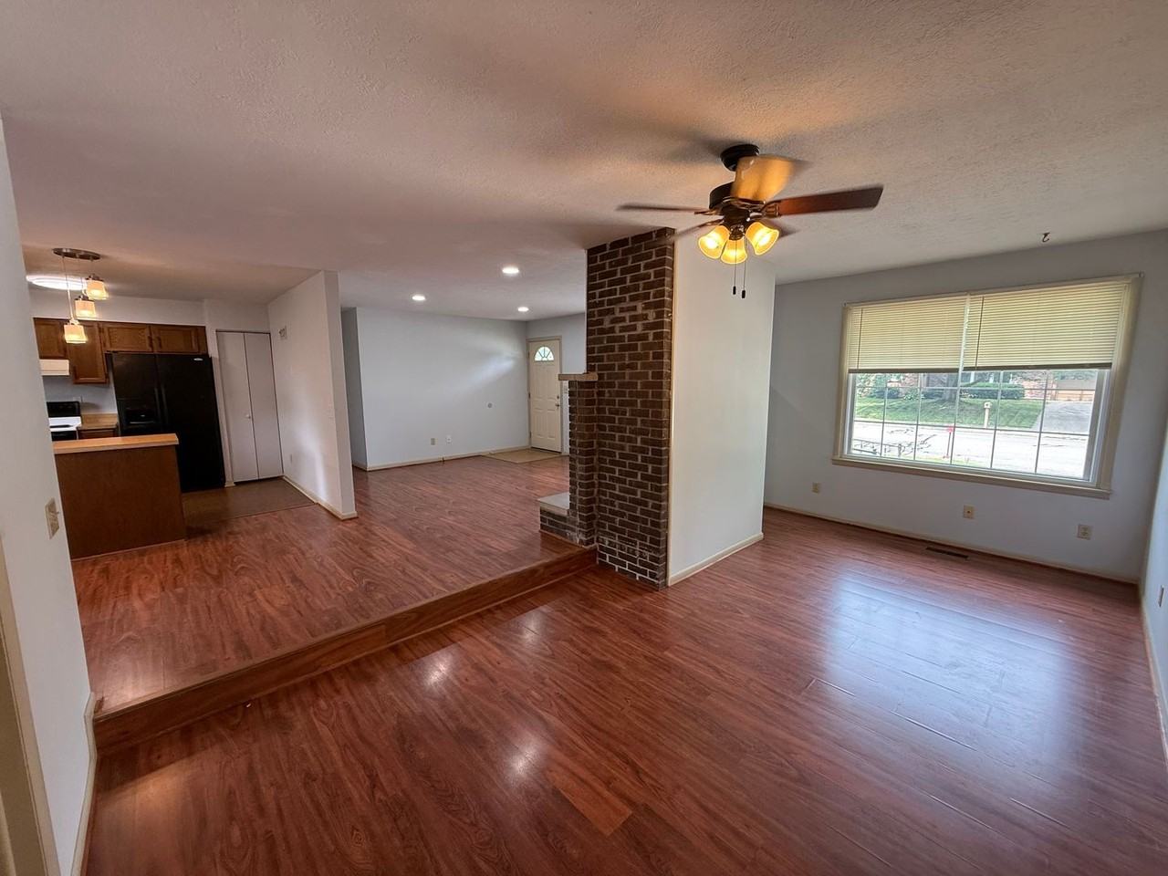 100 Bristol Ct - Photo 4 of 21
