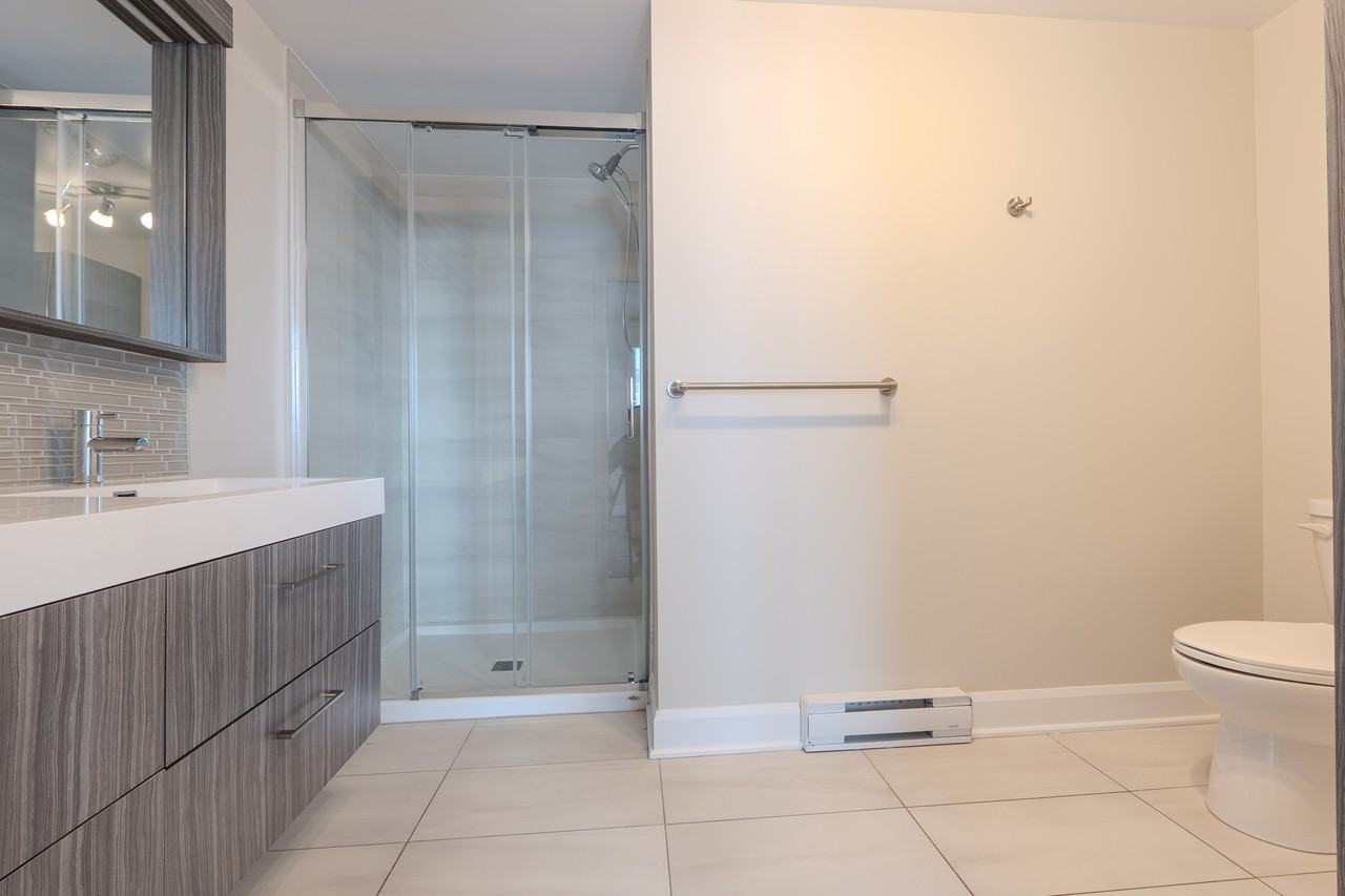 3400 Boulevard Saint-Elzéar Ouest - Photo 8