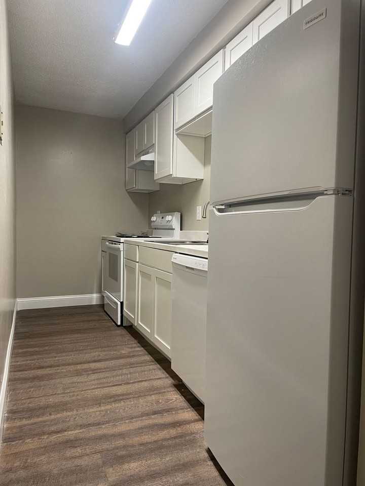 Lions Head Apartments - Photo 2 of 19