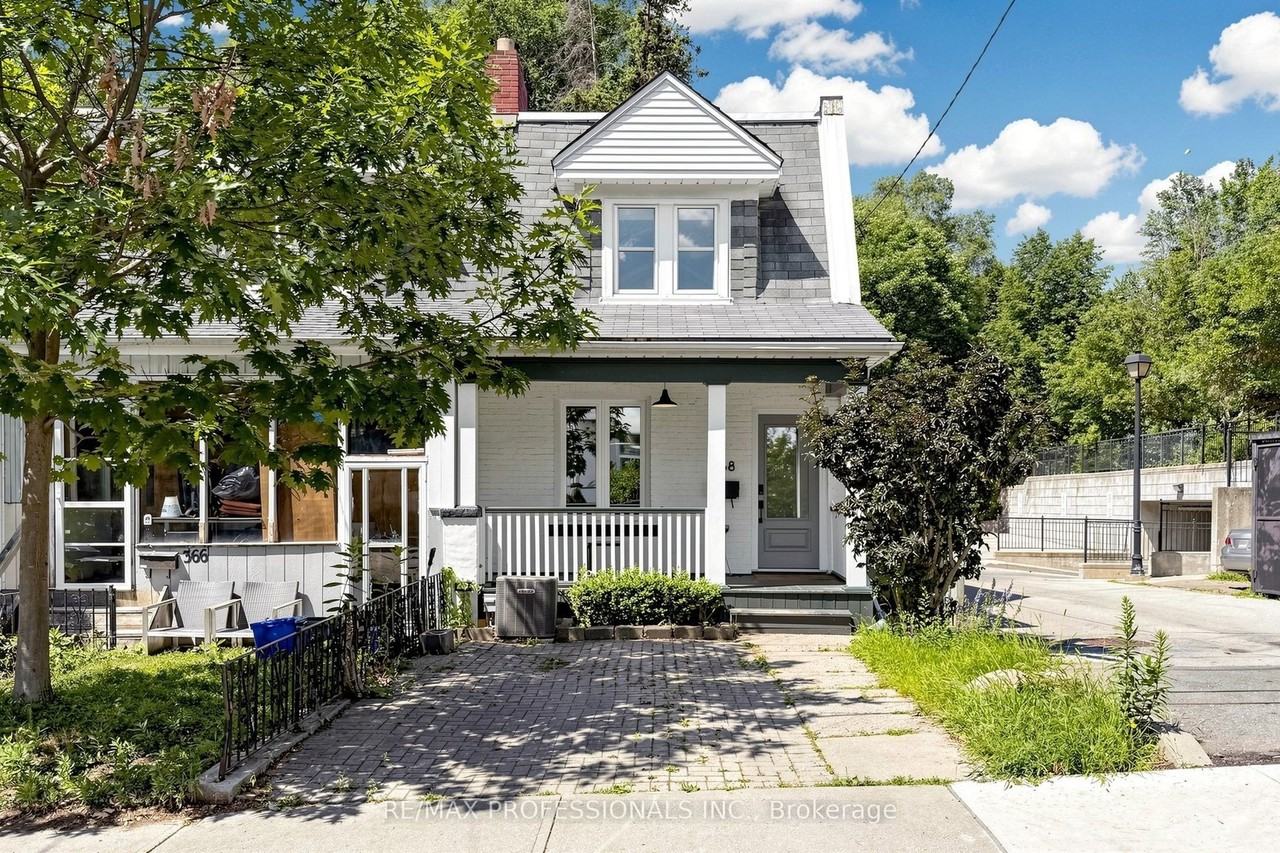 368 Howland Avenue - Photo 5 of 31
