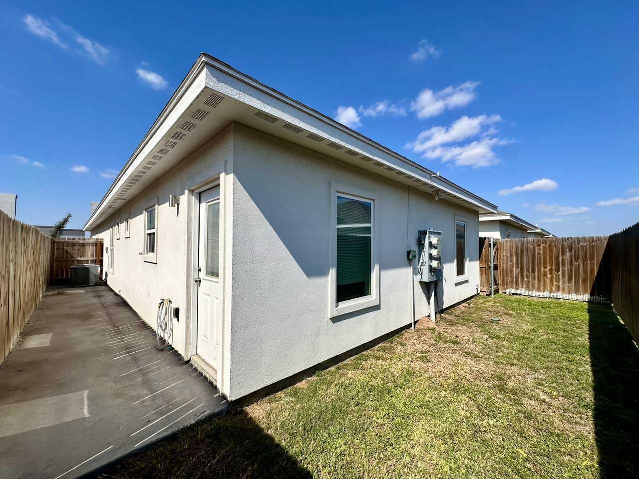 3312 S Mia Ln #3 - Photo 5 of 12