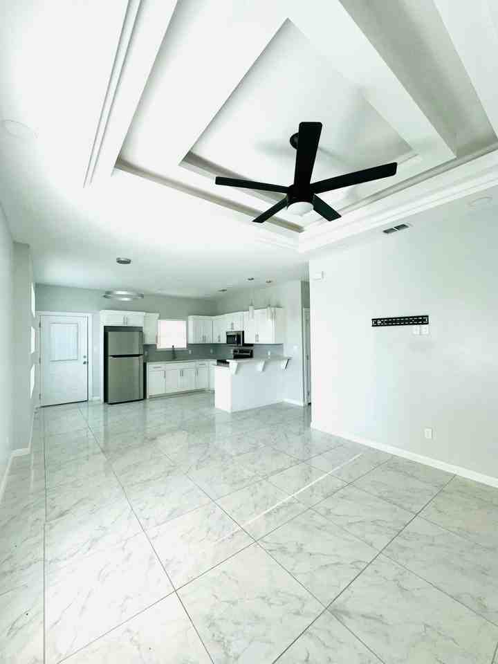 3312 S Mia Ln #3 - Photo 6 of 12