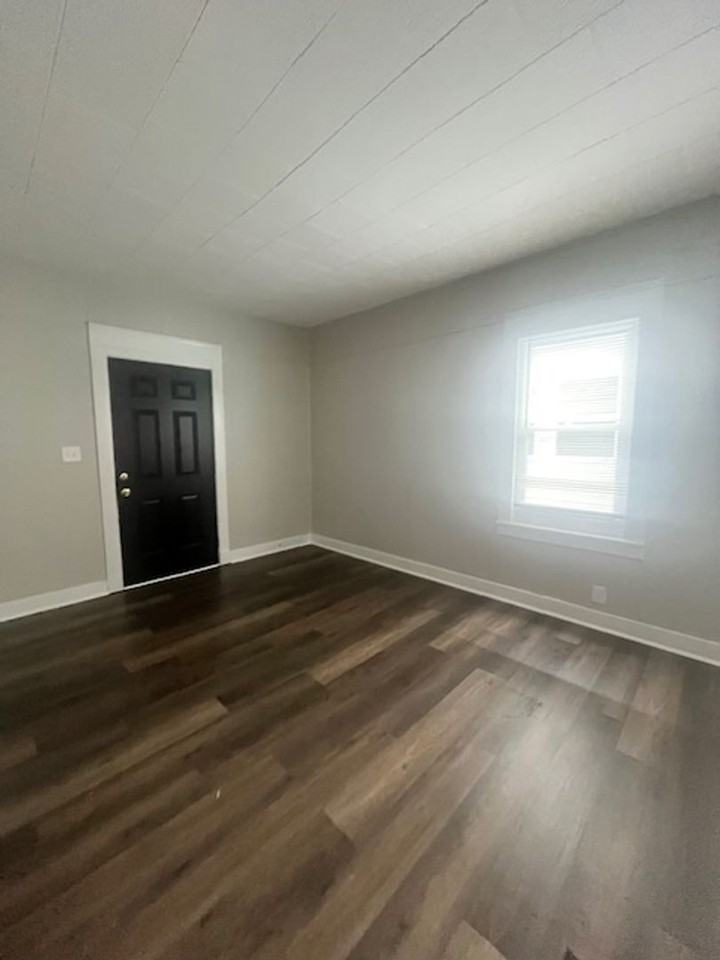4129 W Muhammad Ali Blvd - Photo 2 of 16