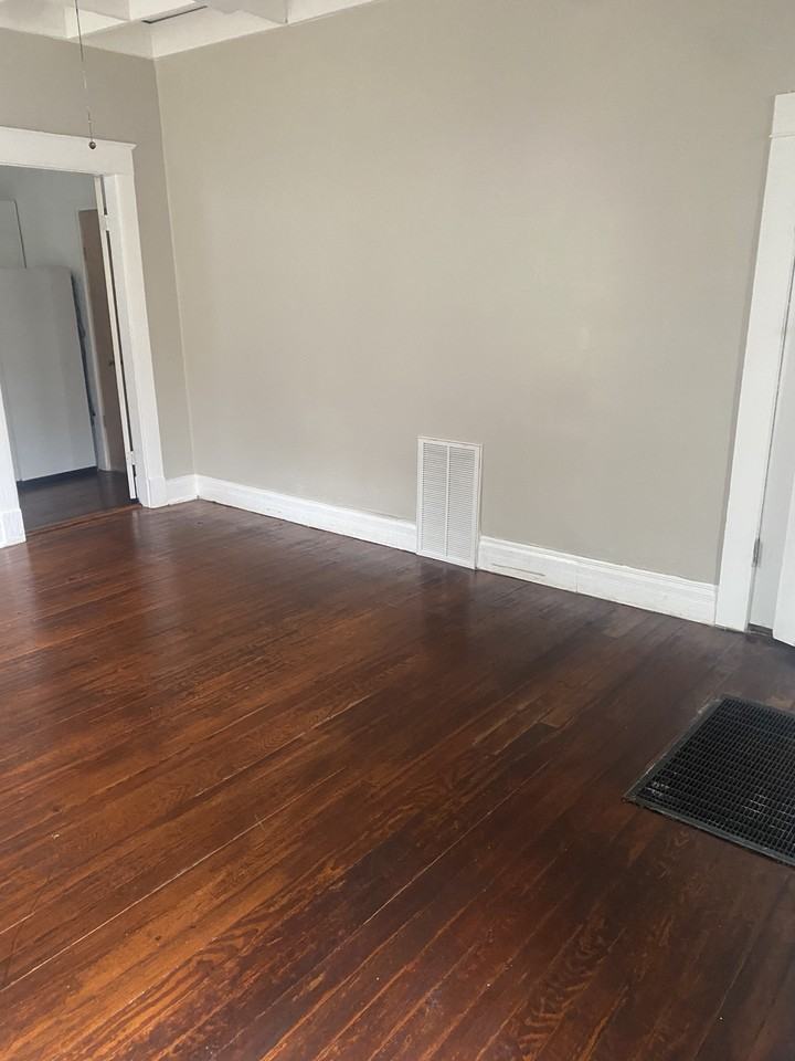 2096 Court Ave #1 - Photo 7 of 11