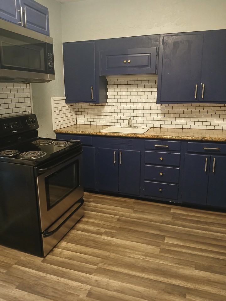 310 1/2 W Magnolia Ave #NA - Photo 2 of 4