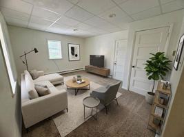 featured image of 229 S Poplar St