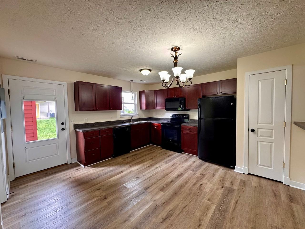 1255 Poets Ct - Photo 5 of 13
