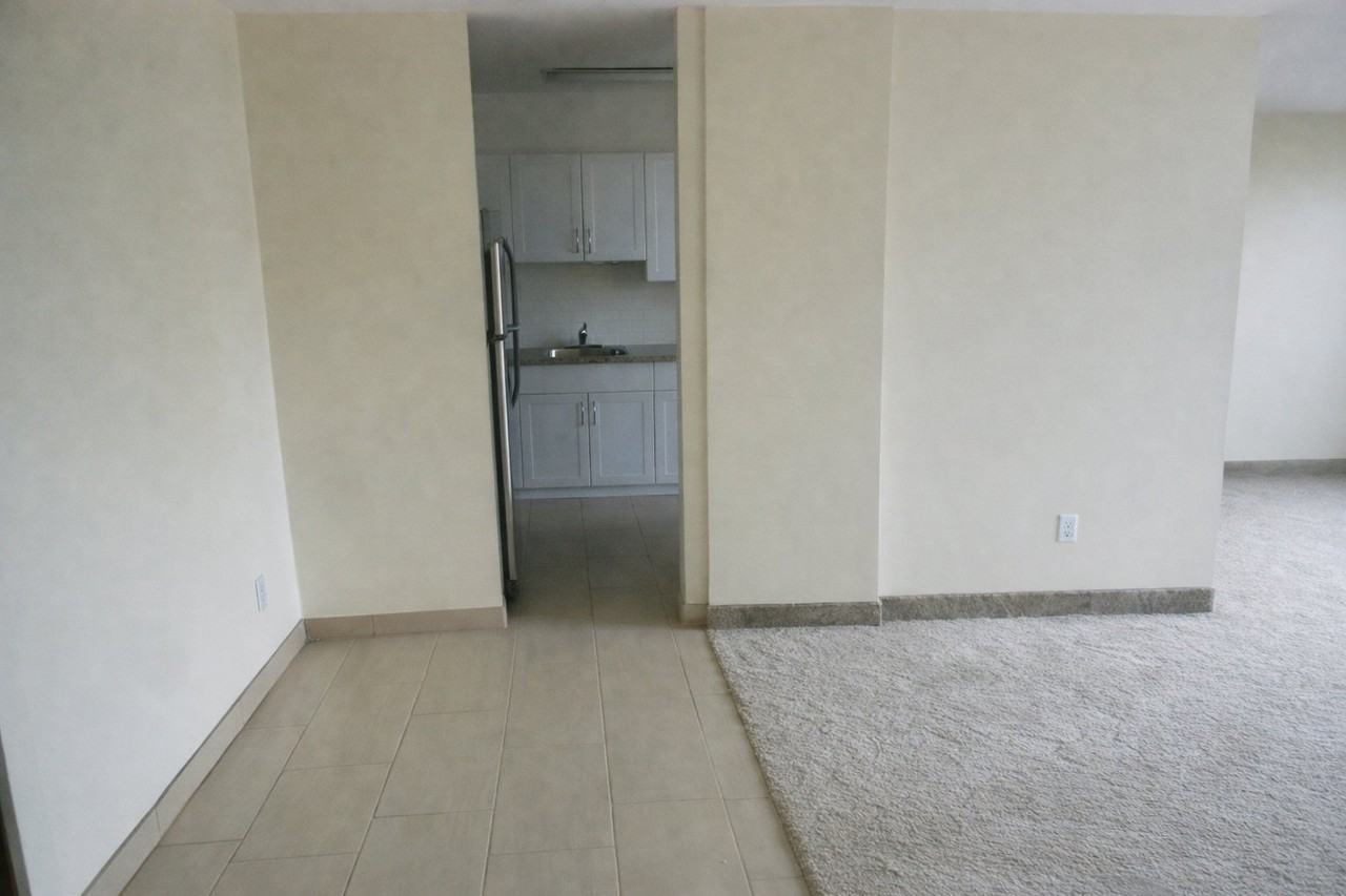 1179 Grant Ave - Photo 6 of 13