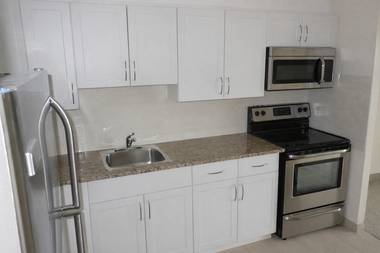 1179 Grant Ave - Photo 7 of 13