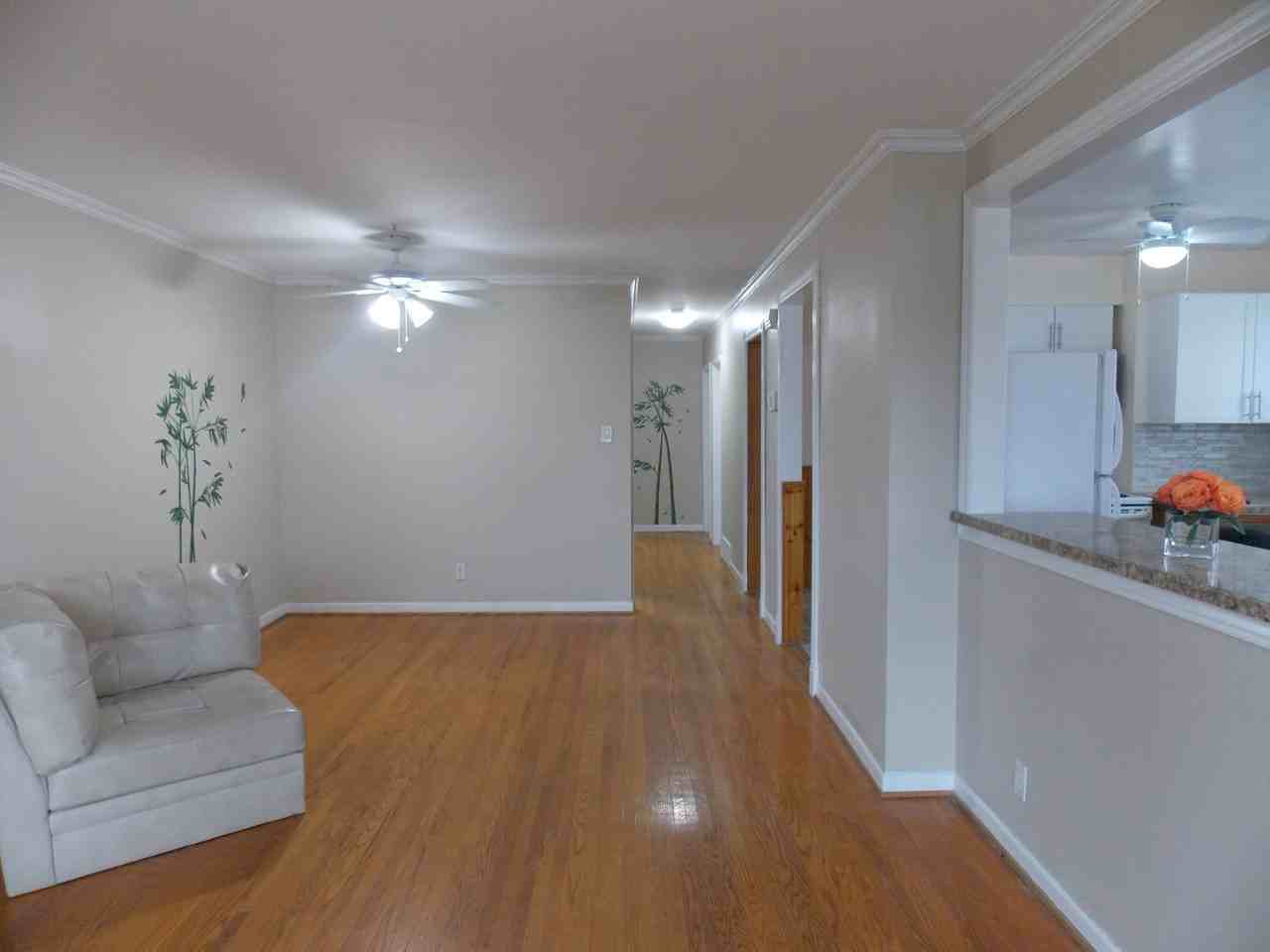 876 Reytan Blvd - Photo 3 of 17