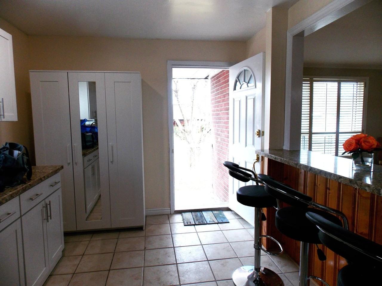 876 Reytan Blvd - Photo 6 of 17