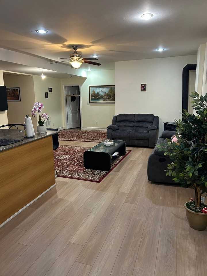 116 Leyburn Ave - Photo 2 of 11