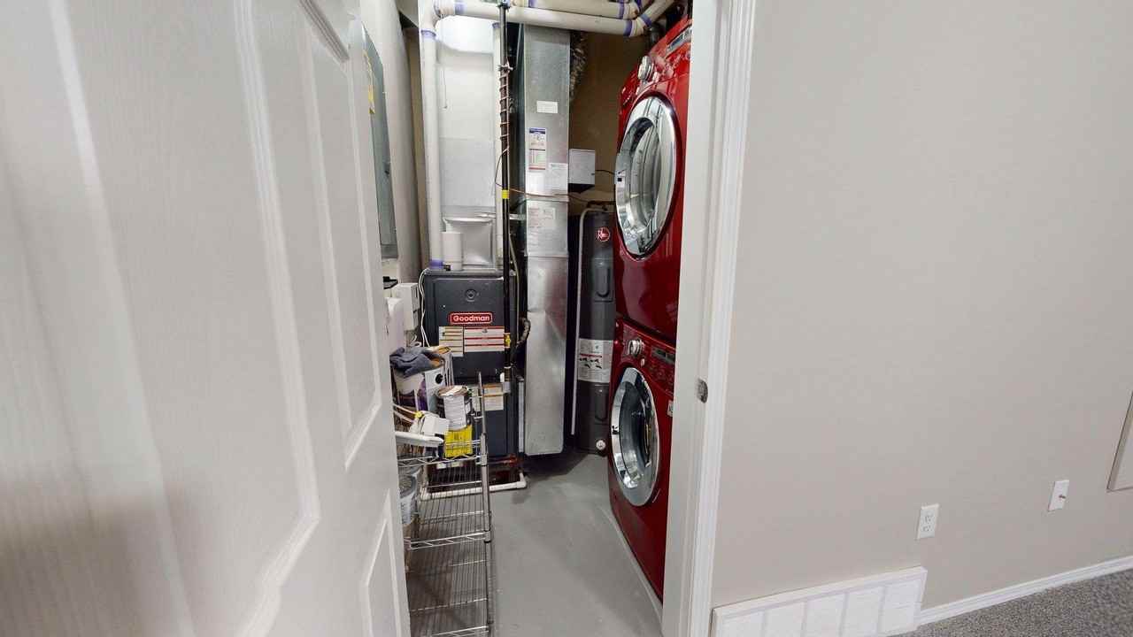 142 Selkirk Pl - Photo 5 of 9