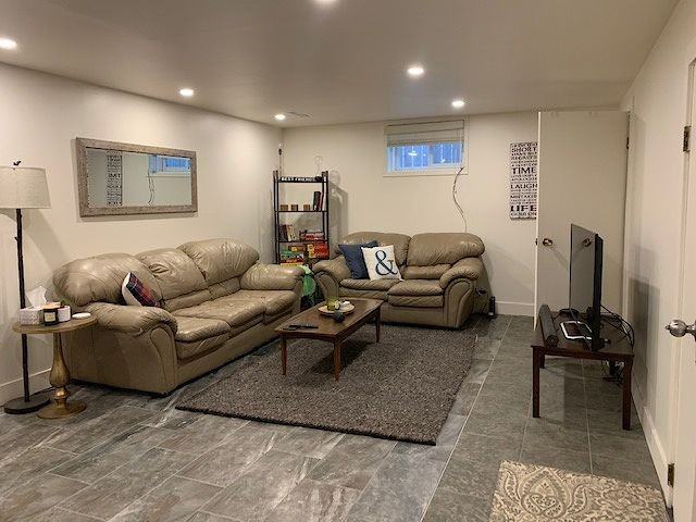 2039 49 Ave Sw - Photo 4 of 10
