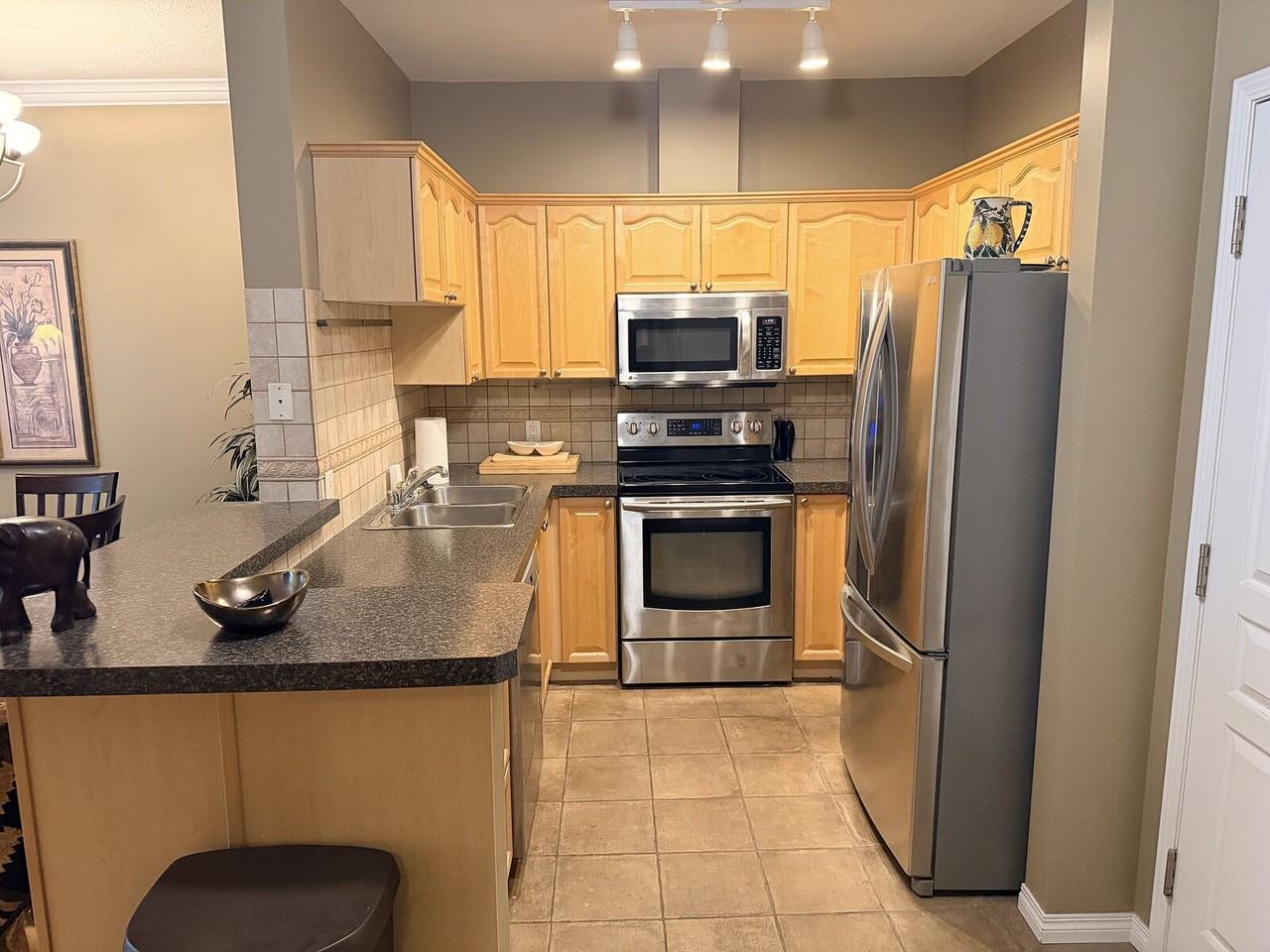 1107 Lake Fraser Crt Se - Photo 4 of 15