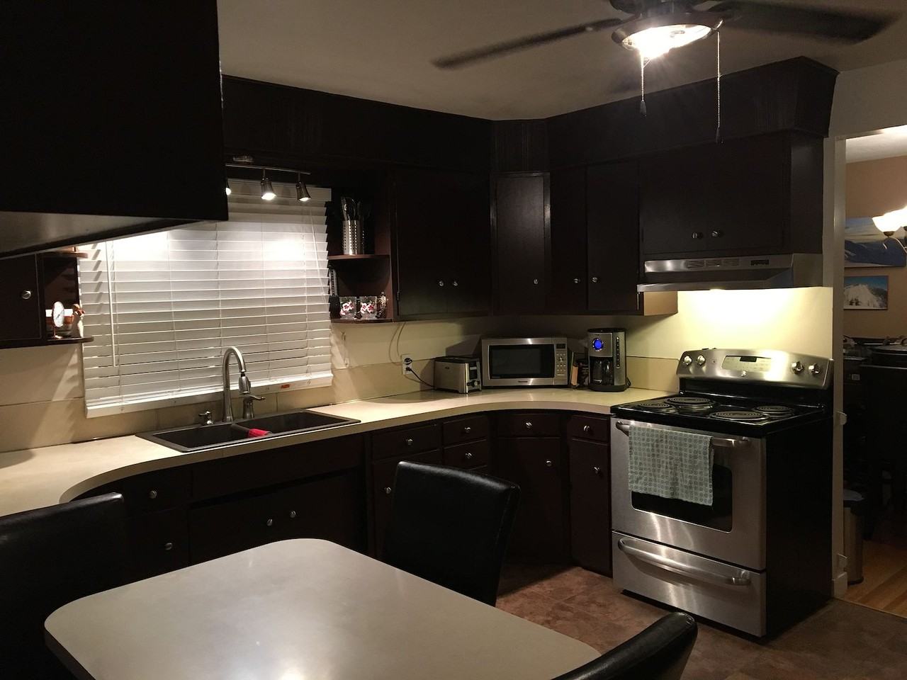 604 Margaret Ave Se - Photo 2 of 21