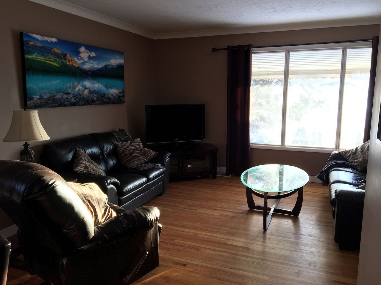 604 Margaret Ave Se - Photo 4 of 21