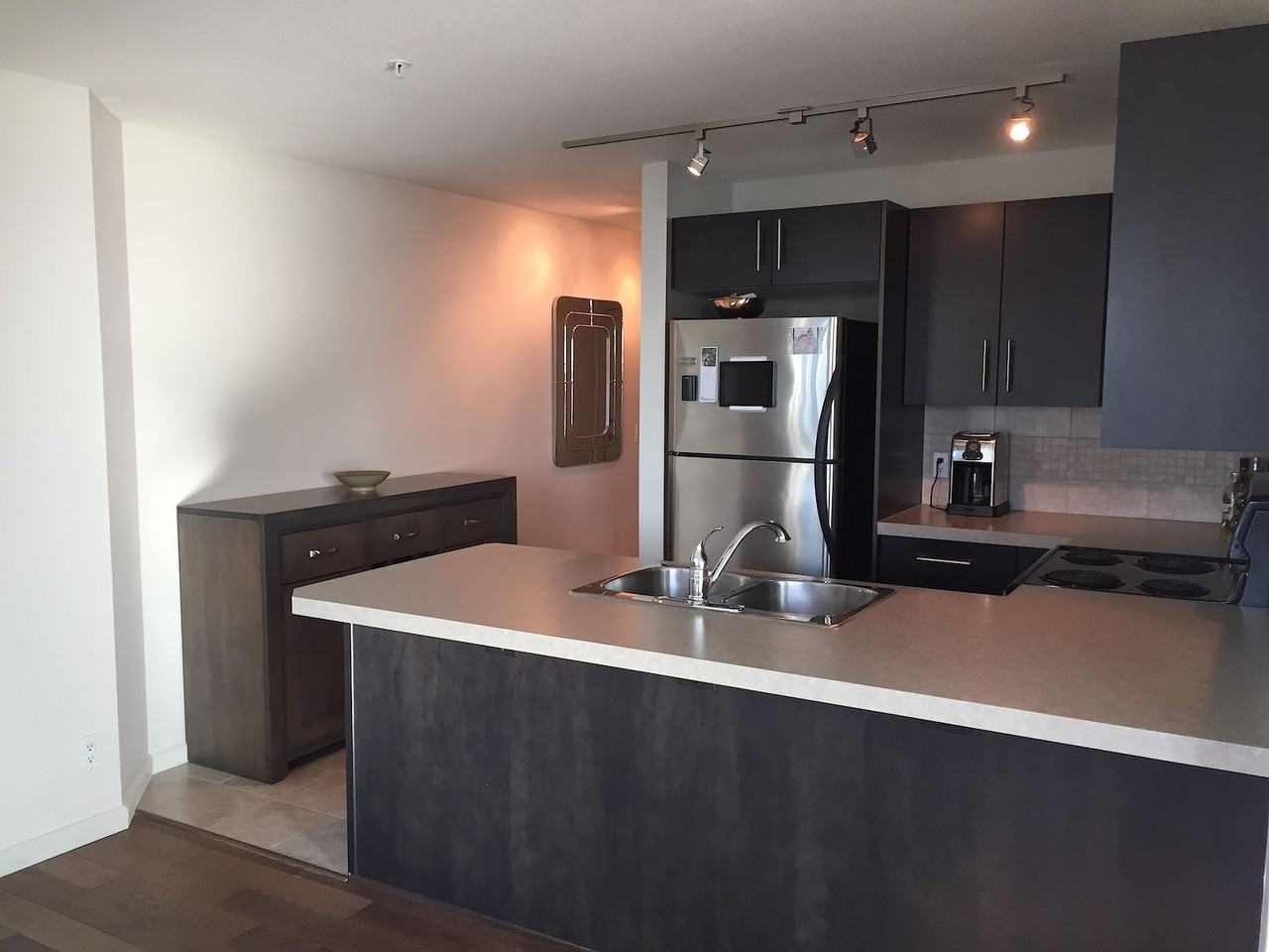 210 - 210 15 Ave Se - Photo 4 of 14