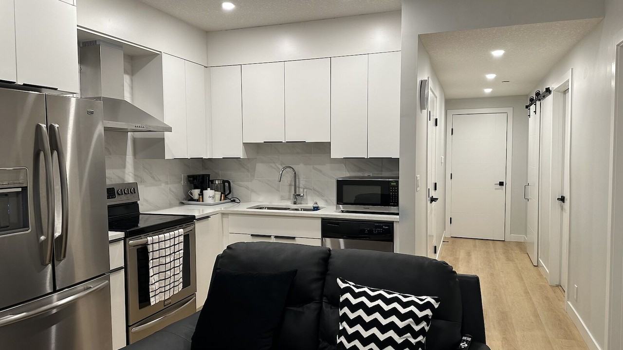 162 Lucas Terr Nw - Photo 2 of 21