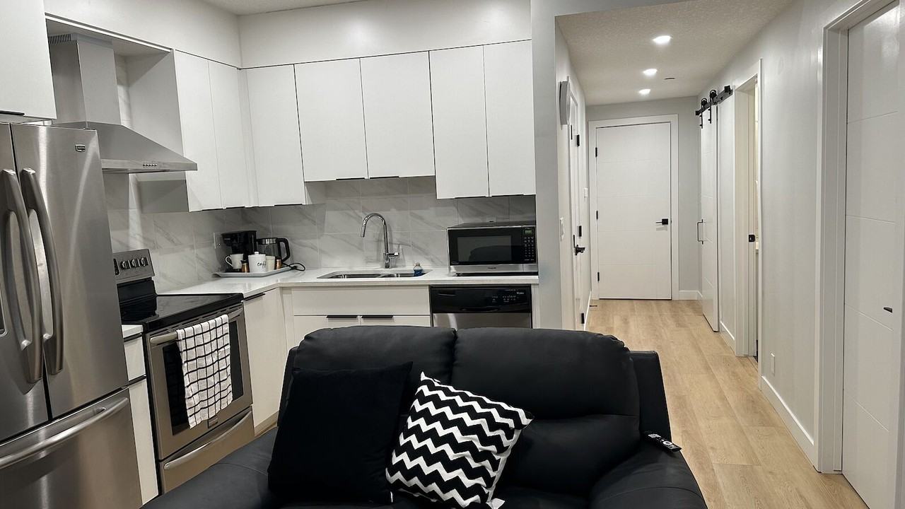 162 Lucas Terr Nw - Photo 4 of 21