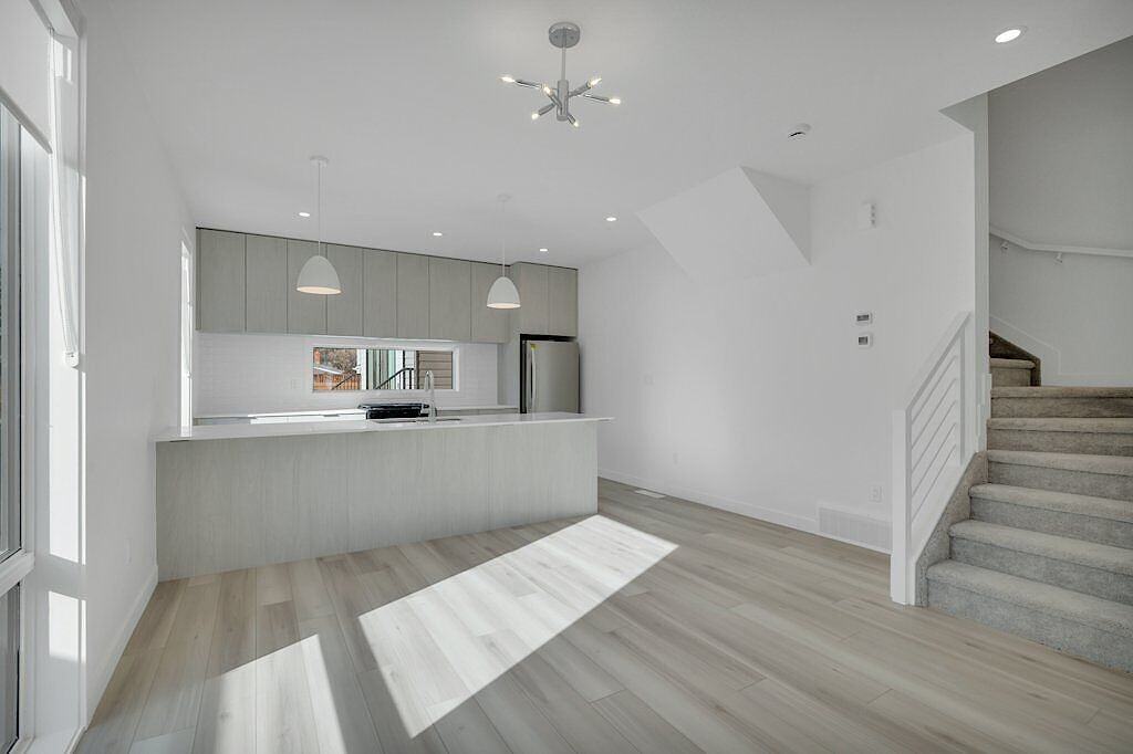 9651 86 St Nw - Photo 5 of 28
