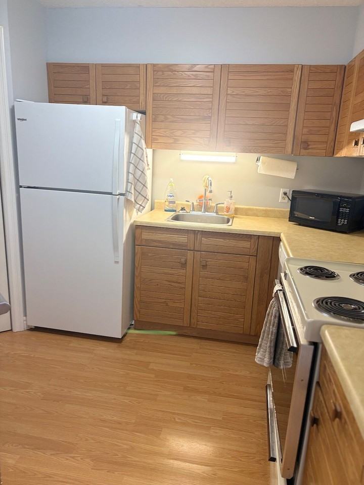 10149 Waters Edge Apts - Photo 6 of 20