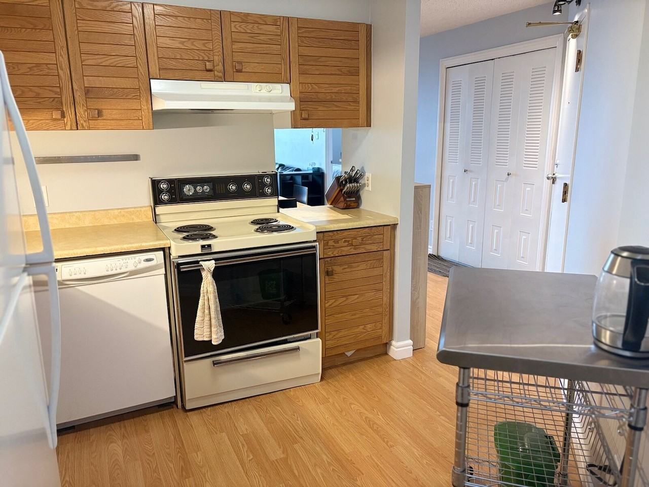 10149 Waters Edge Apts - Photo 7 of 20