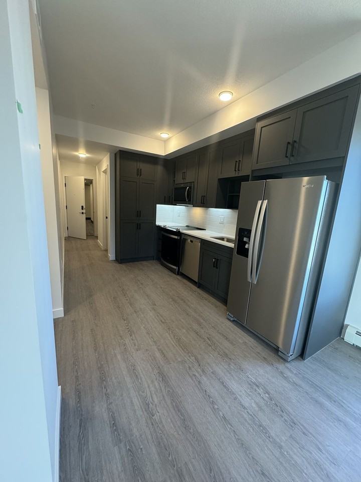 3921 - 419 - 3932 University Ave Nw - Photo 2 of 15