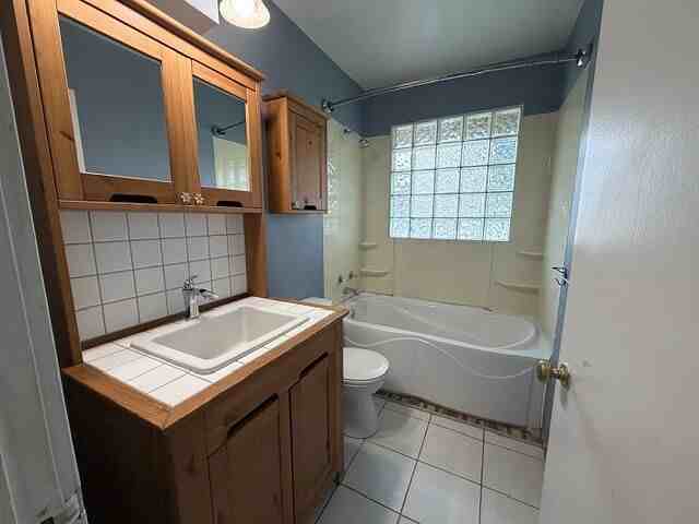 8309 93 Ave Nw - Photo 6 of 14
