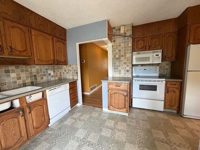 8309 93 Ave Nw - Photo 7 of 14