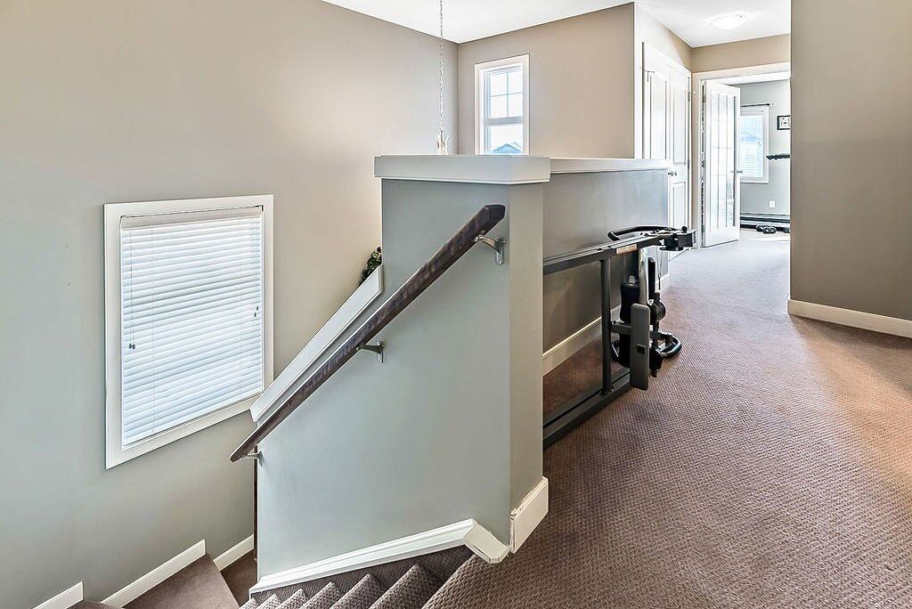 1507 Monteith Dr Se - Photo 4 of 17