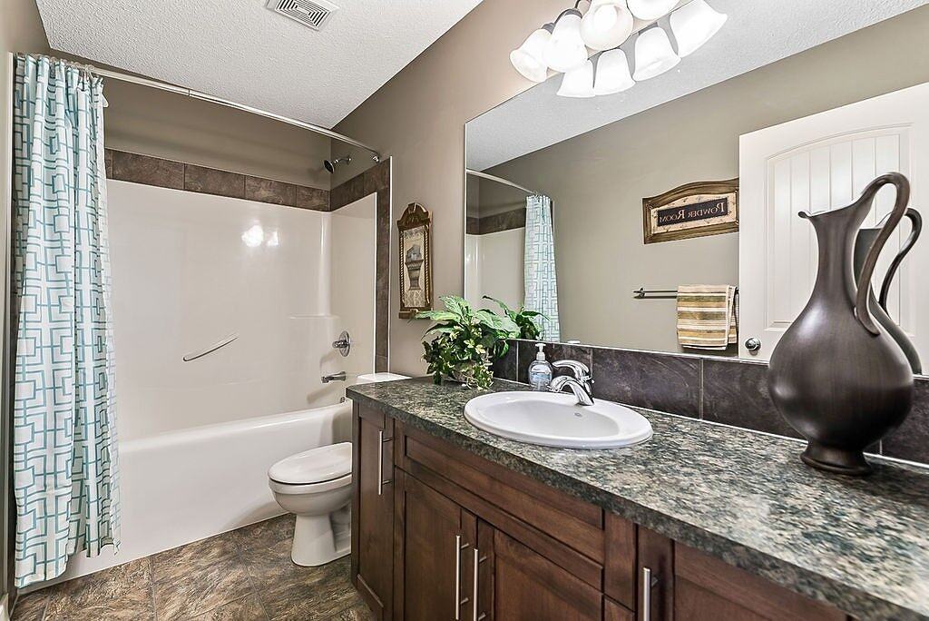 1507 Monteith Dr Se - Photo 7 of 17