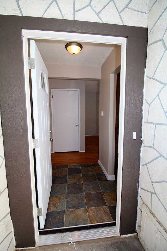 1045 Mckinnon Dr Ne - Photo 3 of 22