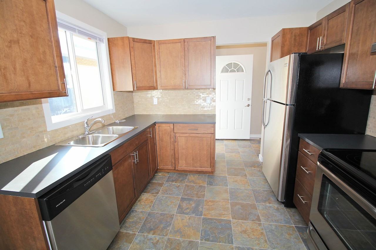 1045 Mckinnon Dr Ne - Photo 6 of 22