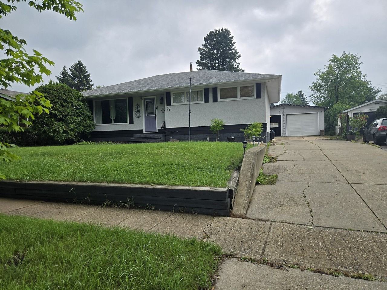 22 Grandora Cres - Photo 2 of 22