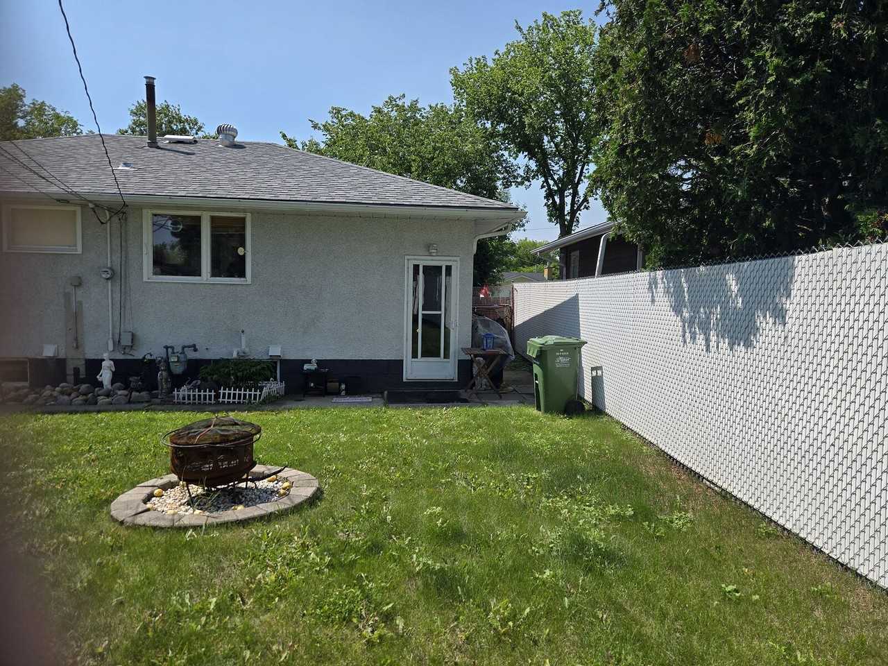 22 Grandora Cres - Photo 3 of 22
