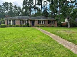 featured image of 2714 Pine Manor Ln