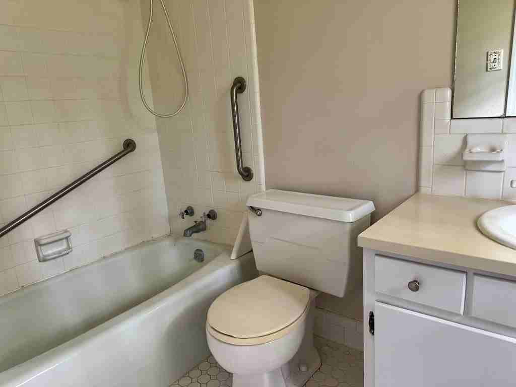 2714 Pine Manor Ln - Photo 3 of 11