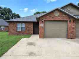featured image of 1700 Joshua Pl #B