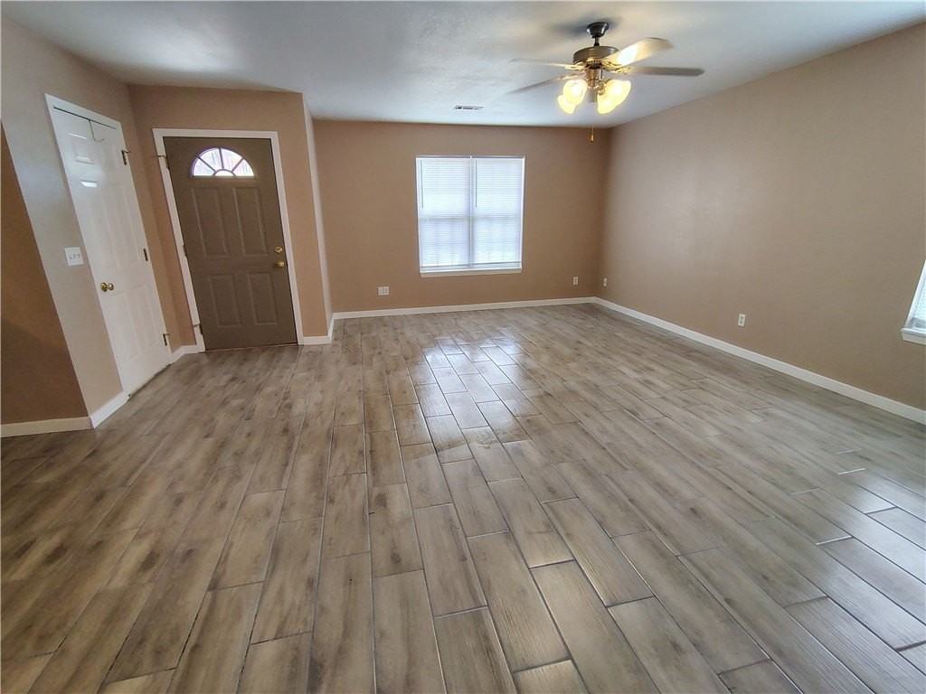 1700 Joshua Pl #B - Photo 4 of 17