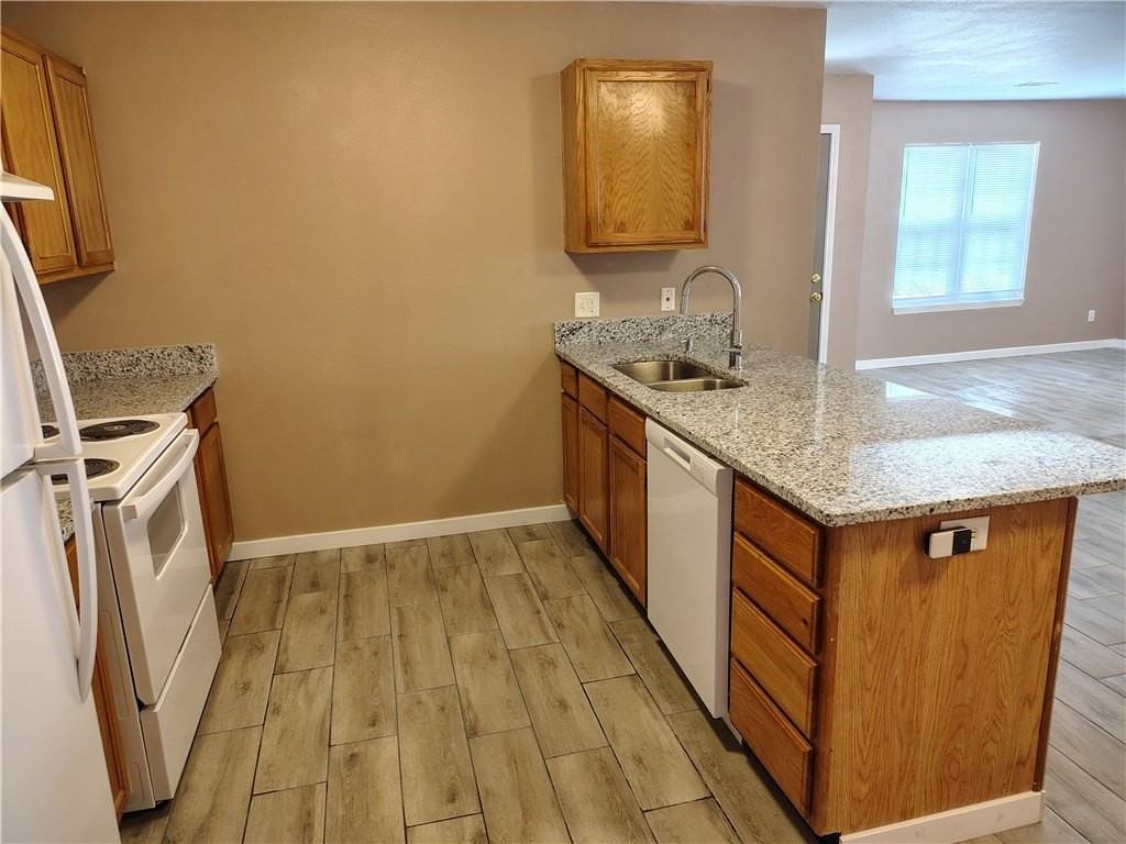 1700 Joshua Pl #B - Photo 5 of 17